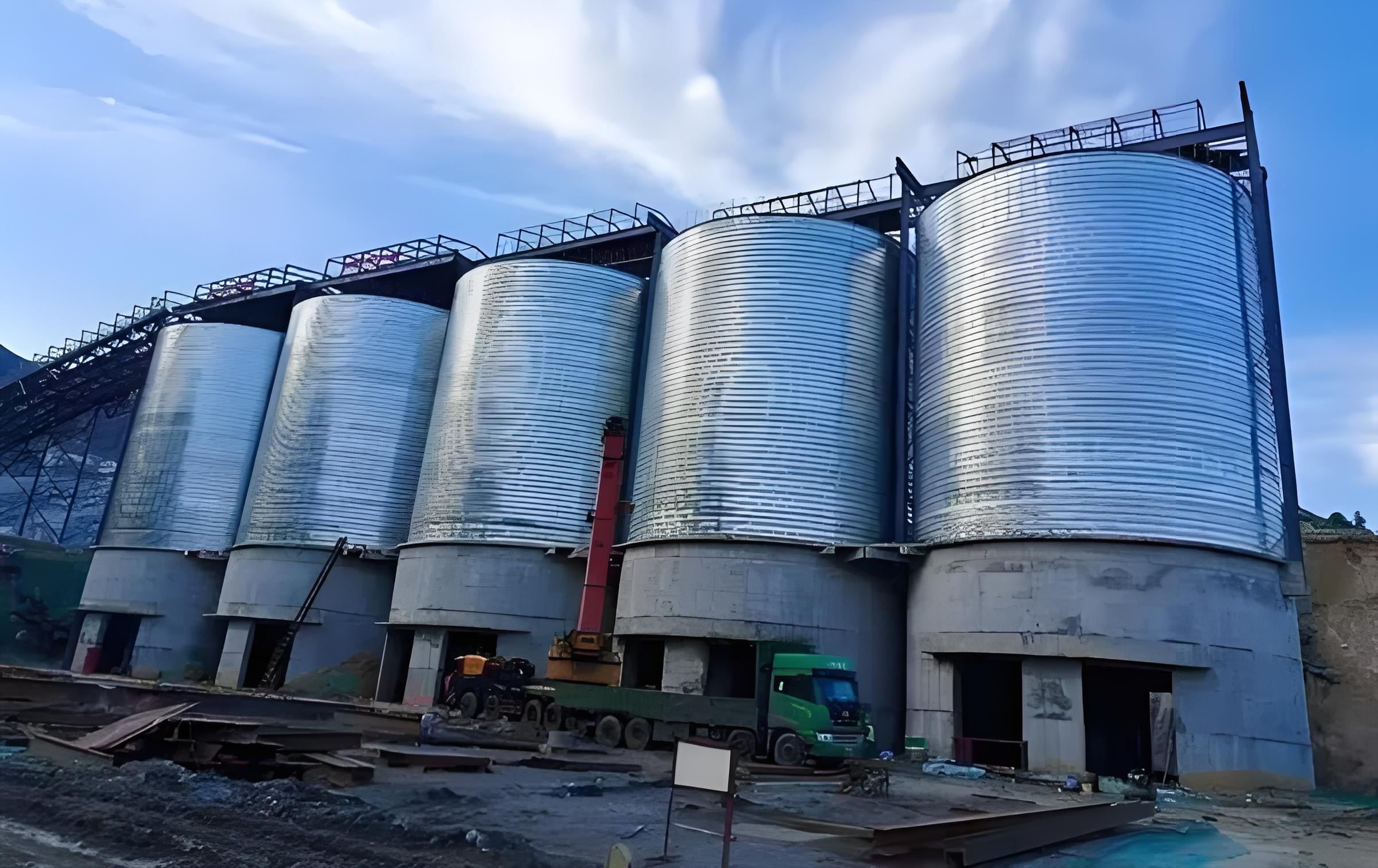 螺旋咬口鋼板倉施工現場